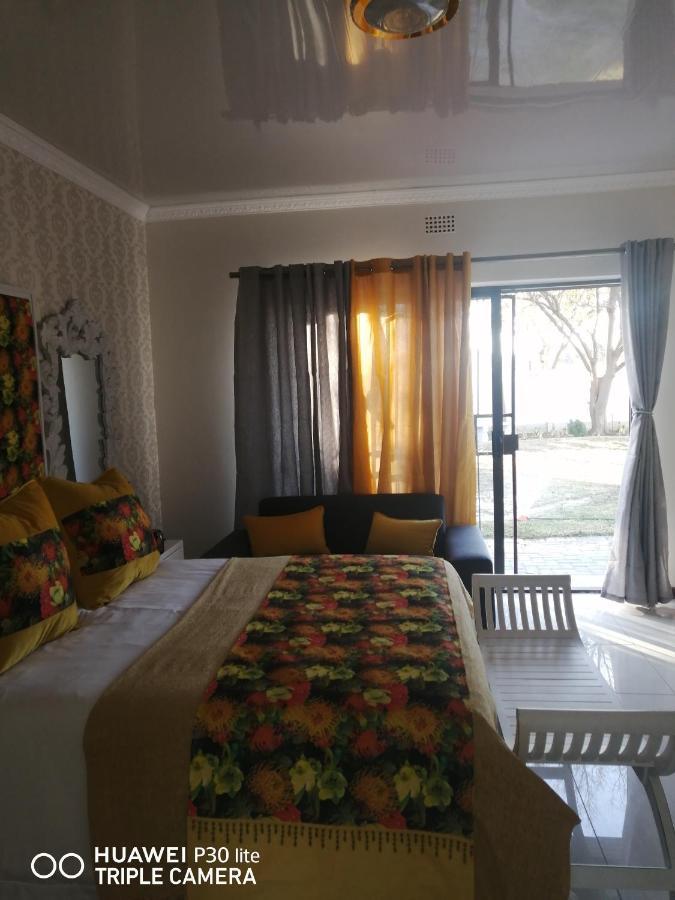 The Lapa Guesthose Bed & Breakfast Welkom Exterior photo